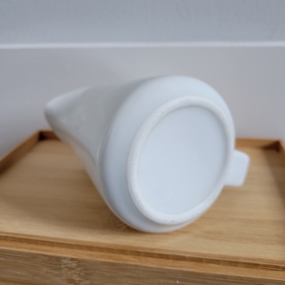 Vintage Modern White Creamer Pitcher (Small-12oz) - Picture 4 of 5